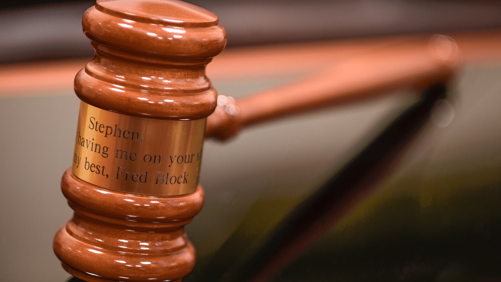 Marteau de justice : référé expulsion