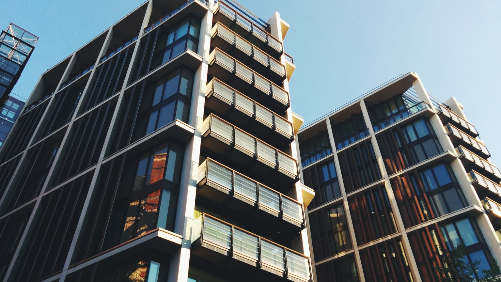 Immeuble d’habitation moderne : expulsion d’un squatteur