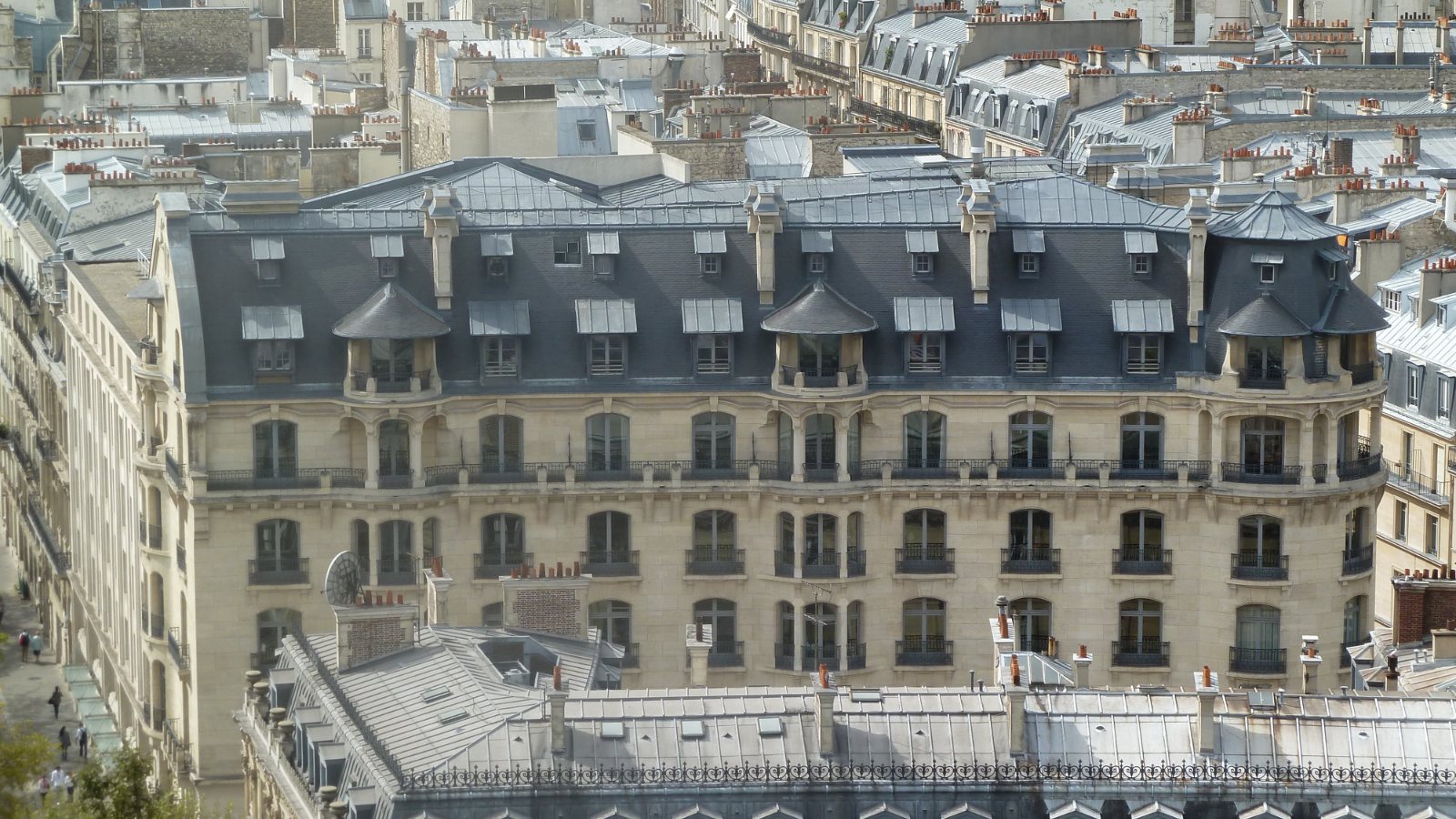 Toits de Paris : trêve hivernale et expulsion